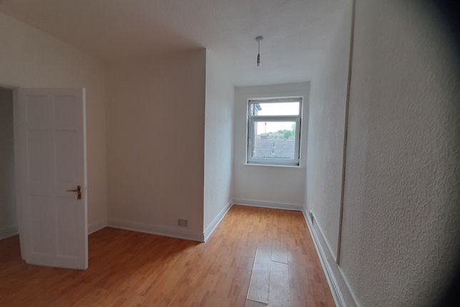 148a, Doncaster Road  Dalton,, Rotherham photo 3