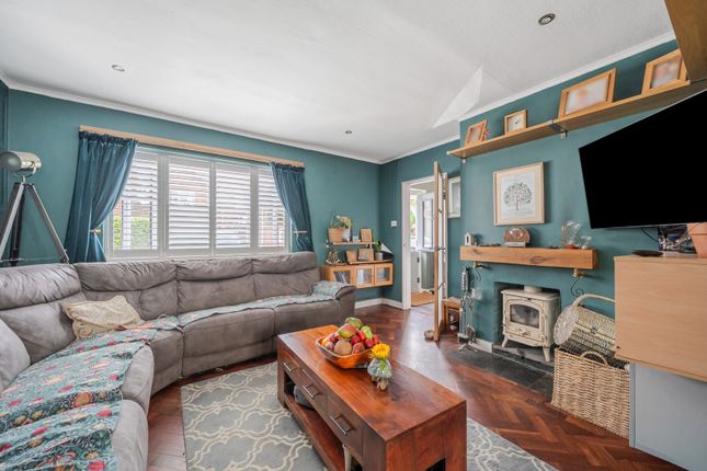 24, Palm Grove, Guildford photo 2