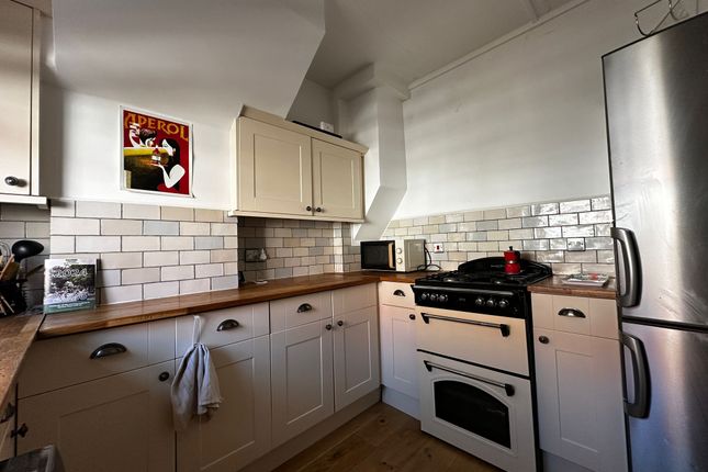 13, Gladwin House, Camden photo 4