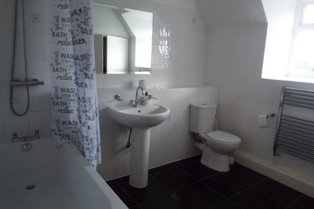 5, Rhyl photo 4