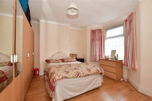Terraced house for sale in Henley Road, Ilford, Essex