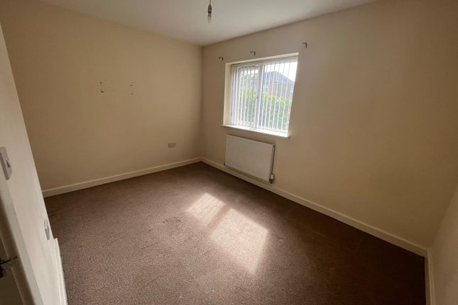16, Wellington Court, BRADFORD photo 4
