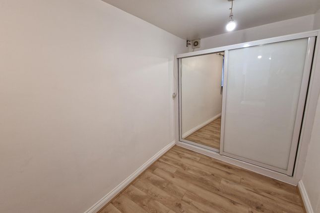 Thumbnail Flat to rent in Cambridge Road, Hitchin