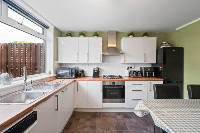 8, Wyndford Place, Broxburn, West Lothian photo 4