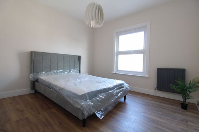 Terraced house for sale in New Town Street, Luton