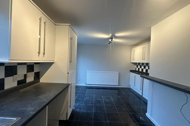 6, Kirkby Close, Pontefract photo 4