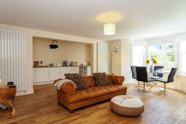 3 bed flat for sale in Marmora Road, East Dulwich SE22