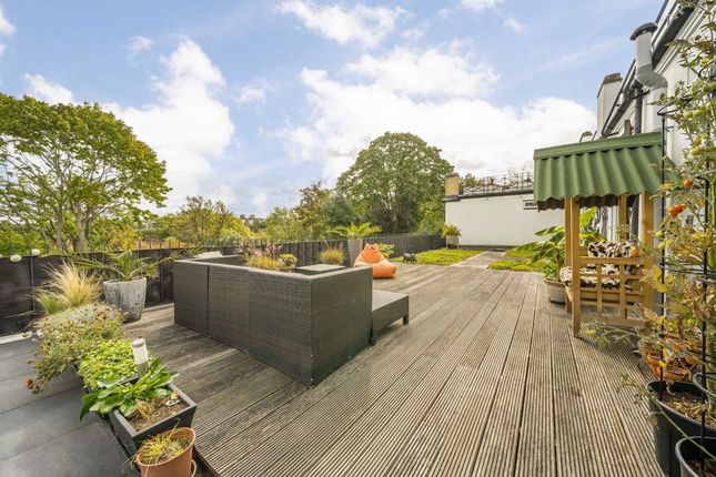 11, Hillside Road, London photo 3