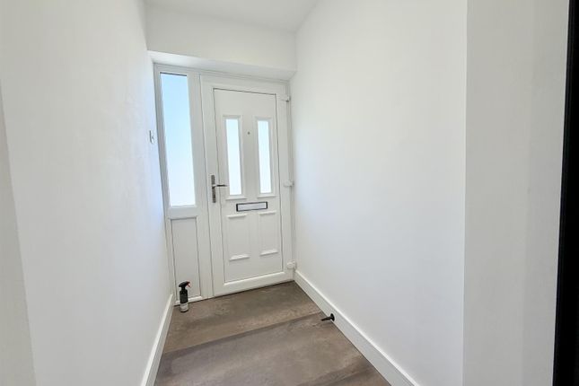 212, Hall Lane, Chingford photo 3