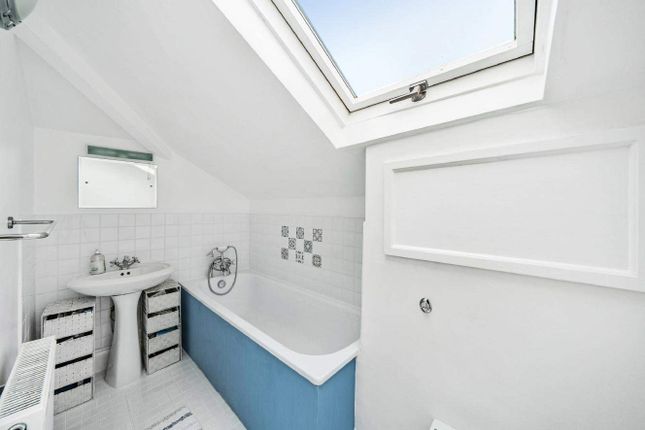 Flat for sale in Belsize Park, London