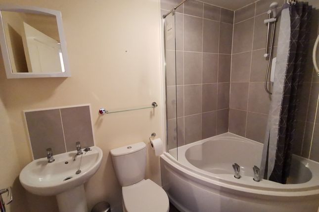 24, Chandlers Close, Chorley photo 5