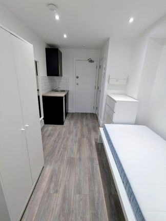 property for rent in Sandringham Court, Slough SL1