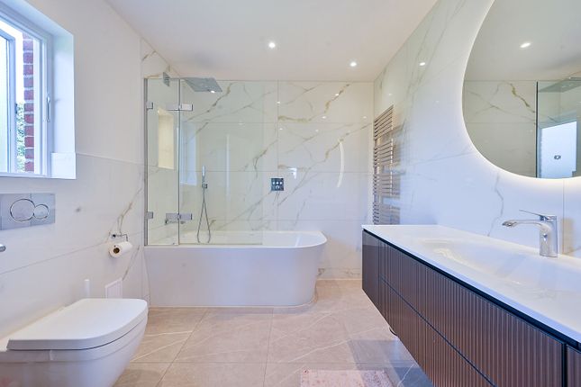 St Marys Road, Long Ditton photo 4