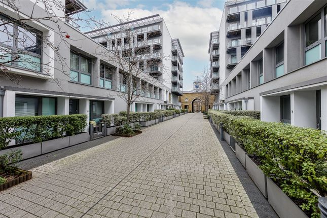 Flat for sale in West Carriage House, Royal Carriage Mews, London