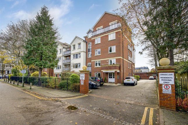 Thumbnail Flat for sale in Alma Road, Windsor