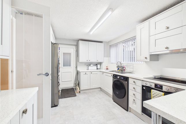 75, Winchcombe Drive, Worcestershire photo 3