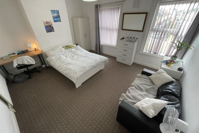 Hessle Avenue, Leeds photo 3