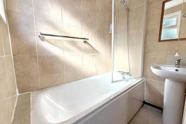 140 Westbury Avenue, London photo 5