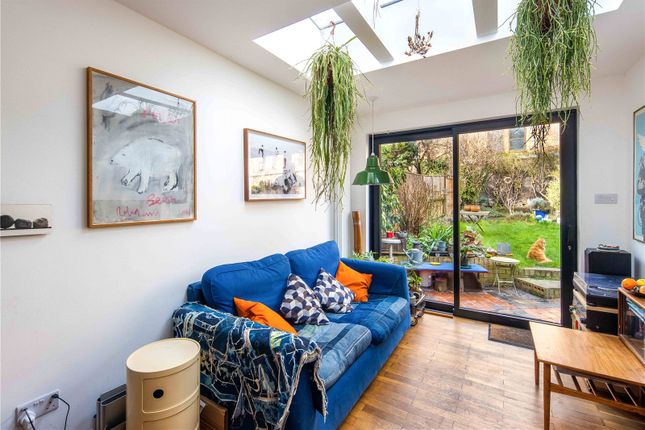 Flat for sale in Thistlewaite Road, Lower Clapton, London