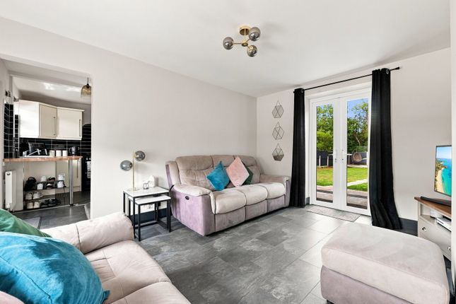 16, Charnell Avenue, Rotherham photo 4