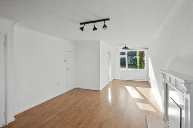 8, Calder Close, West Yorkshire photo 2
