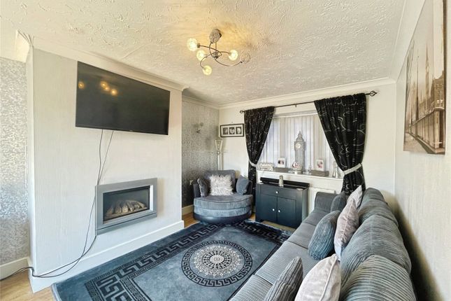 7, Booth Crescent, Nottinghamshire photo 2