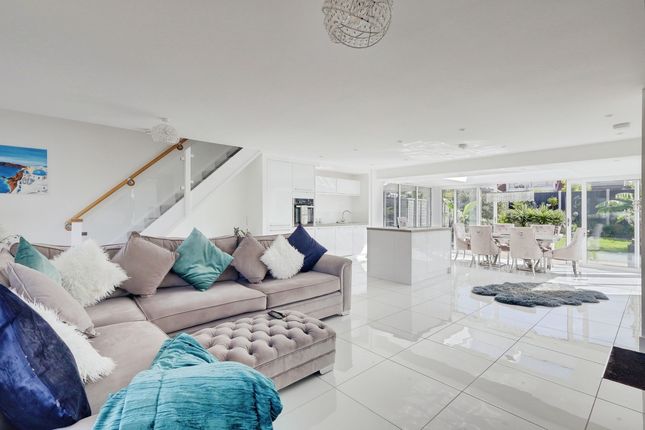 30, Alderleys, Benfleet photo 2