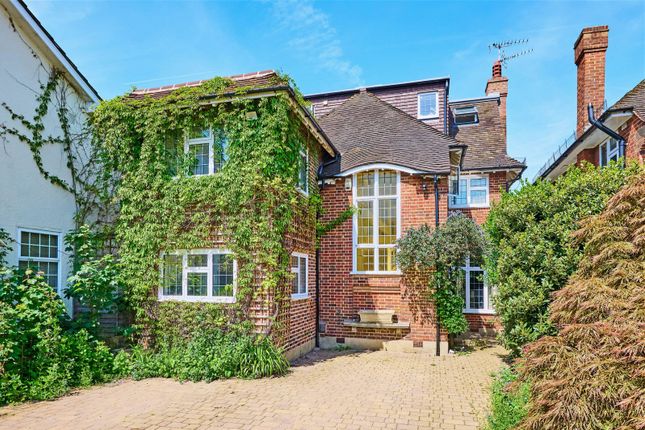 Thumbnail Detached house for sale in Stonehill Close, London, 8Rp