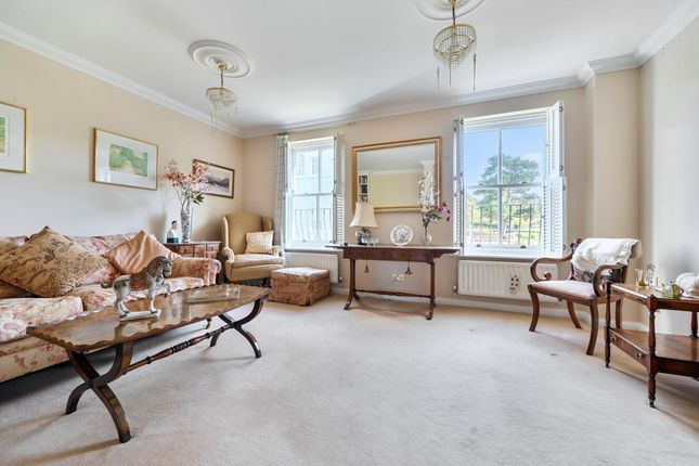 59 King George Gardens, Chichester photo 2
