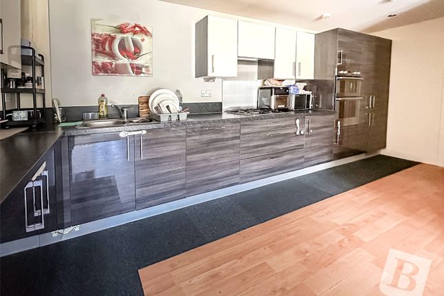 Flat 6, Autumn Court,, Spring Gardens, Romford photo 4