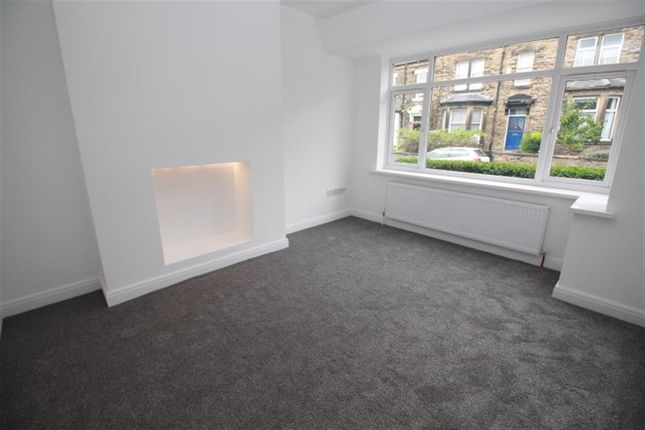 Hough Lane, Bramley photo 4
