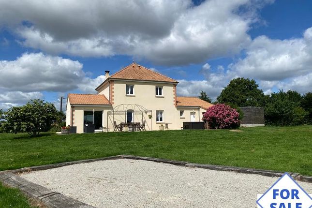 Detached house for sale in Menil-Erreux, Basse-Normandie, 61250, France