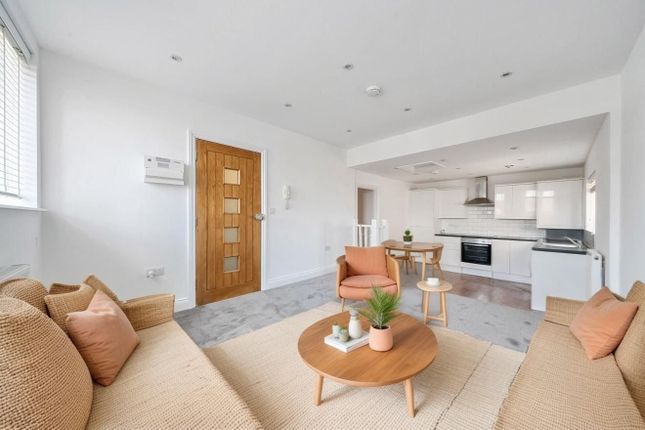 1-bed flat on 37A,, High Street, Chislehurst, £245,000