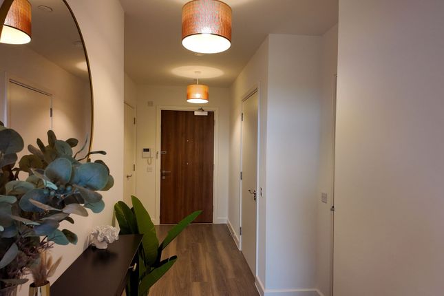 Flat 1, 209 Ilderton Road, London photo 4
