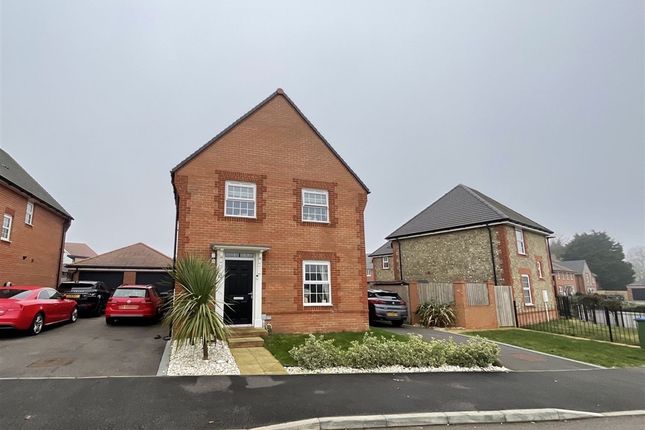 4-bed house on Holmwood Way, Angmering, £450,000