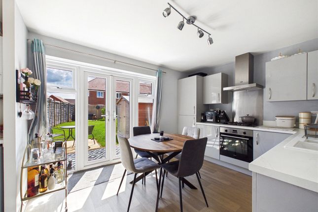 14, Daisy Way, Stowmarket photo 4