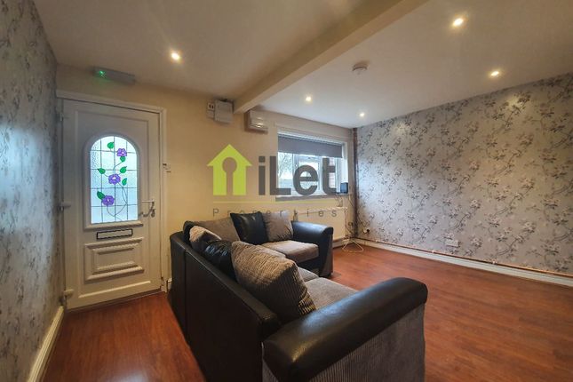 Room 2, 20 Whernside Way, Northampton photo 4