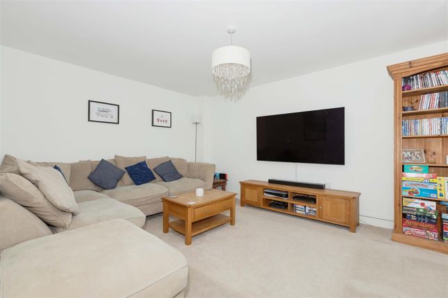 50, Robin Road, Goring-By-Sea photo 3
