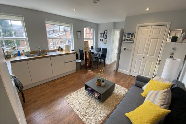 Flat to rent in St Cross Road, Winchester, Hampshire