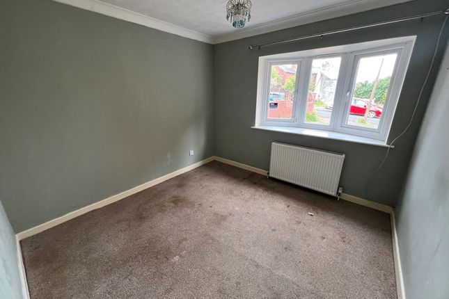 8, Bank Street, Stourbridge photo 3