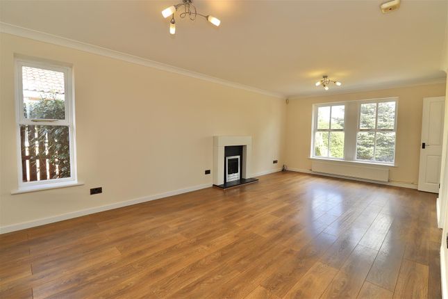 53, Moorfield Way, Wilberfoss photo 3