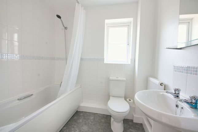 Flat to rent in Old Coach Road, Runcorn