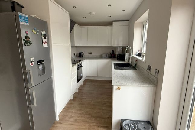 15a Abbots Road, Tewkesbury photo 3