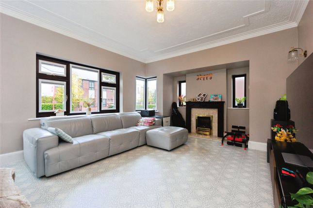 27, Delaunays Road, Greater Manchester photo 2