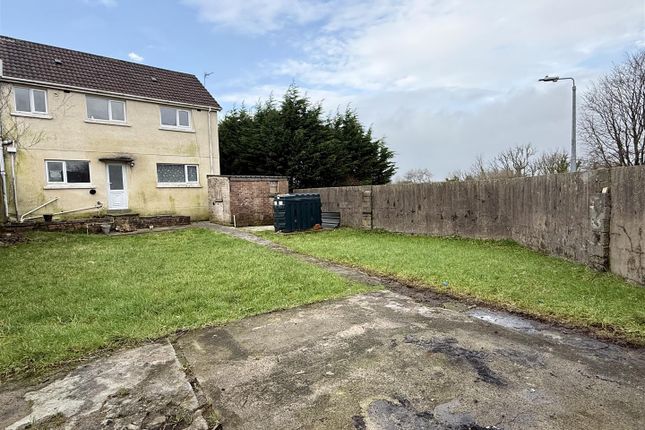 33, Maesgwern, Llanelli photo 4