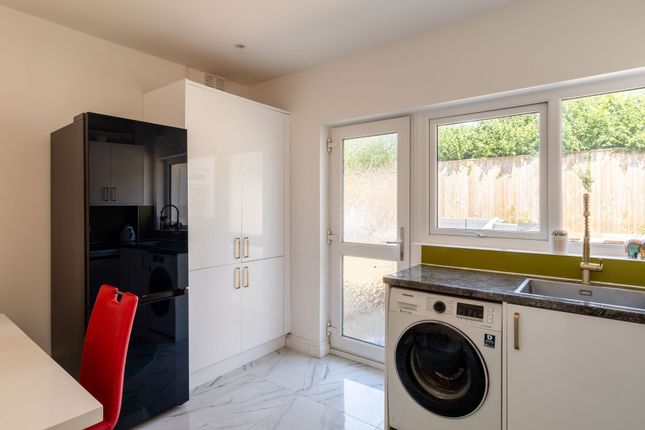 39 Bannings Vale, Brighton photo 4