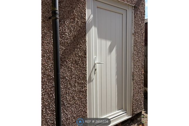 Flat, Station Road Pendlebury, Manchester photo 4