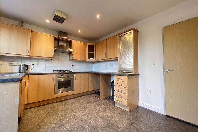 44, Goldencross Way, Brierley Hill photo 4