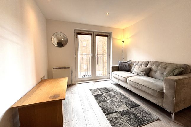 11 Platt House, 5 Elmira Way, Salford Quays photo 2