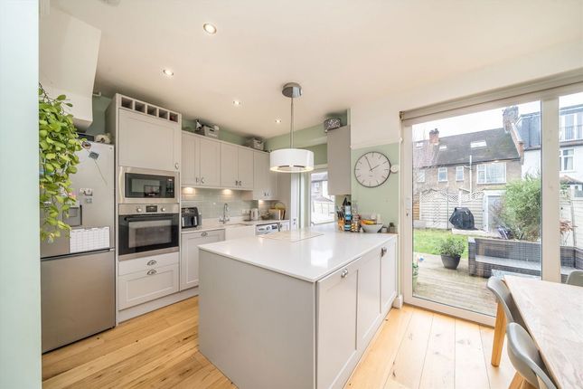 35, Holmesley Road, London photo 4